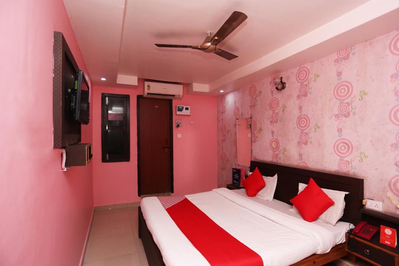 Oyo New Metro Near Phoenix United 3* Lucknow
