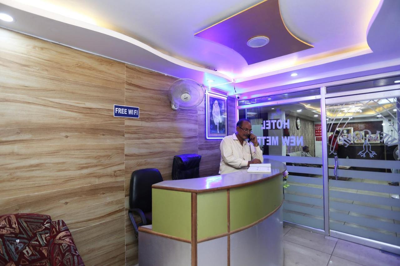 Hotel Oyo New Metro Near Phoenix United 3*