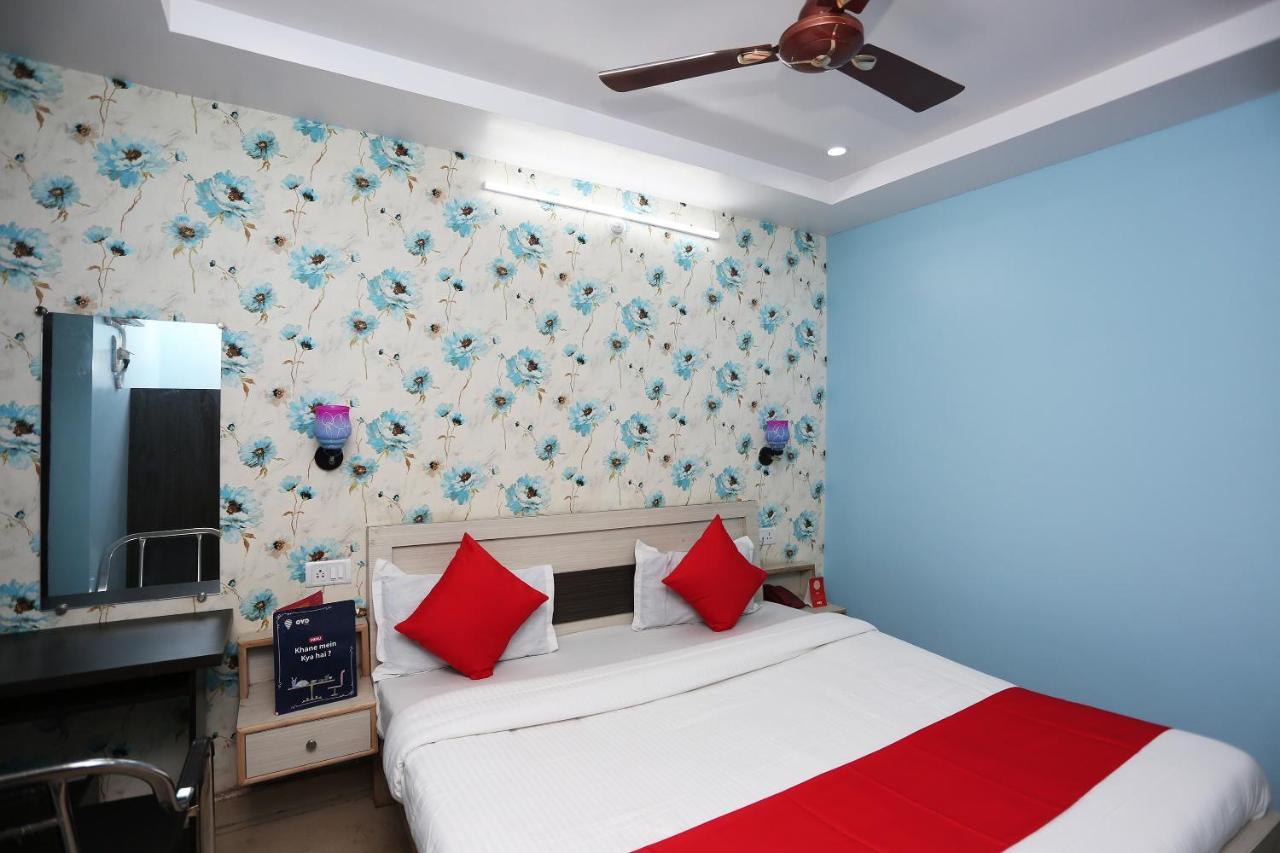 Oyo New Metro Near Phoenix United 3* Lucknow