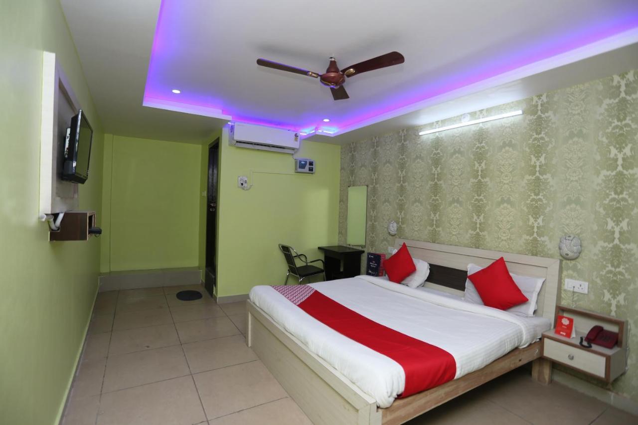 Oyo New Metro Near Phoenix United 3* Lucknow