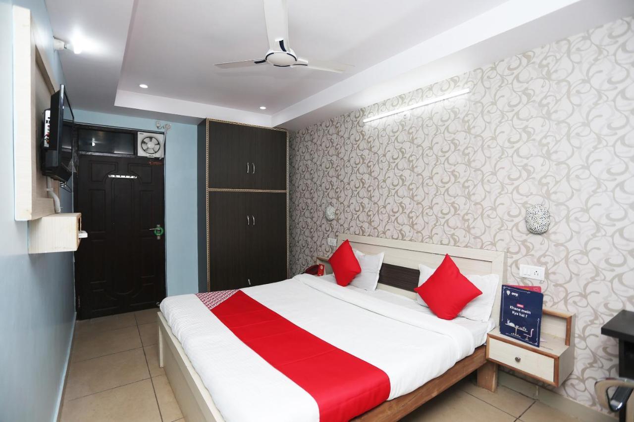 Oyo New Metro Near Phoenix United 3* Lucknow